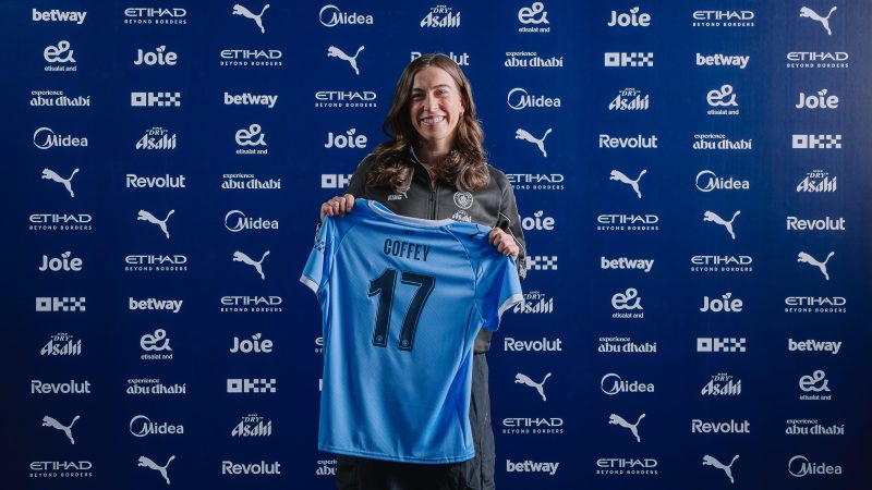 USWNT midfielder completes transfer to Manchester City