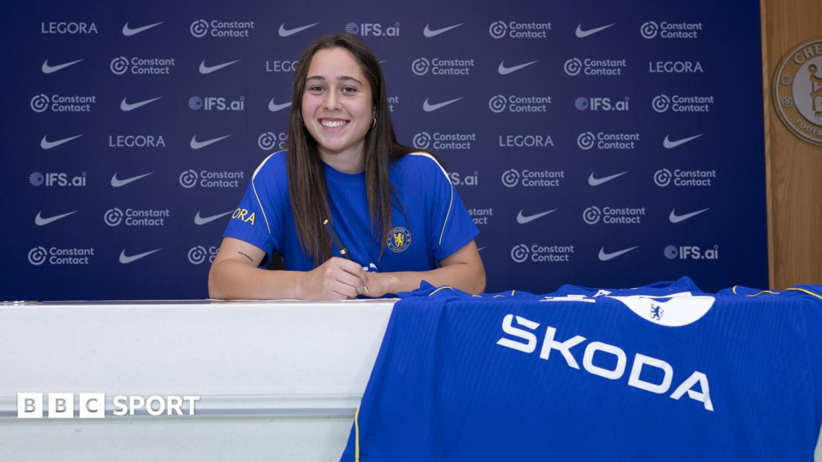 Giulia Dragoni: Chelsea sign Italy international from Barcelona