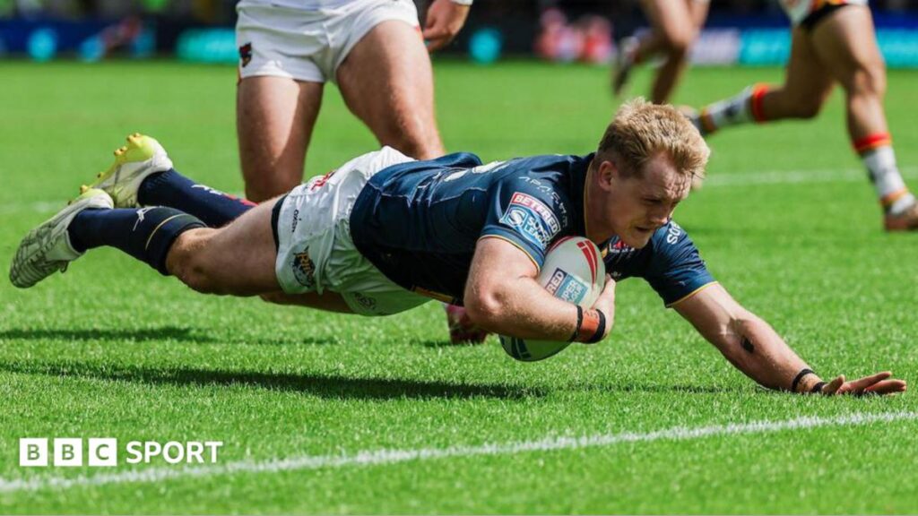 Super League: Leeds Rhinos 42-12 Bradford Bulls: Leeds open gap at top of the table