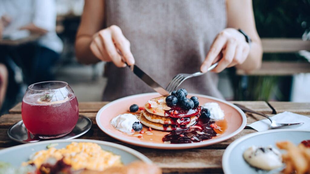 Popular breakfast chain closes restaurants for unexpected reason