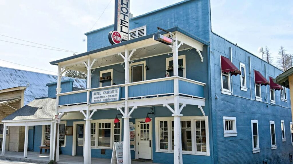 105-year-old historic hotel by national park files for Chapter 11 bankruptcy