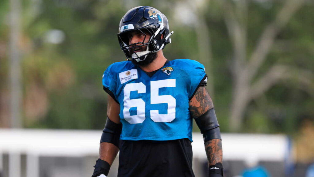 Jaguars OG Patrick Mekari recently underwent back procedure