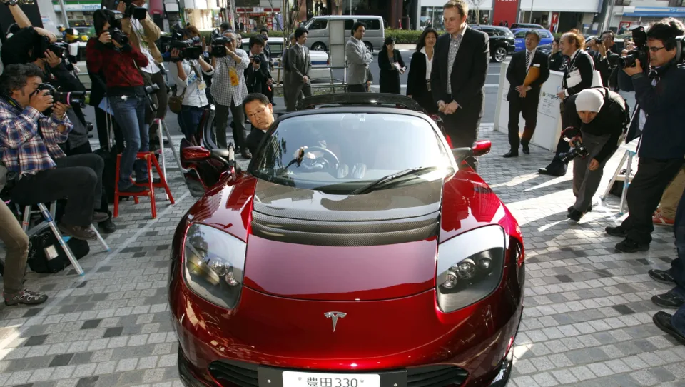 Tesla’s Roadster Will Fly on Stage October 1, but the…