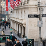 Dow surges 500 points after four-day slide as oil prices retreat