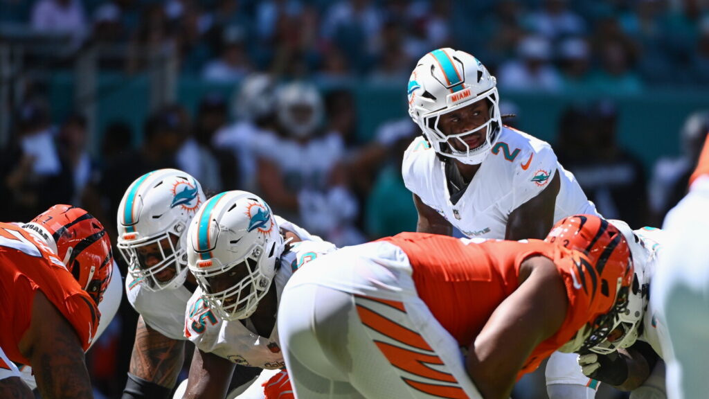 Dolphins coach Jeff Hafley isn't considering benching QB Malik Willis